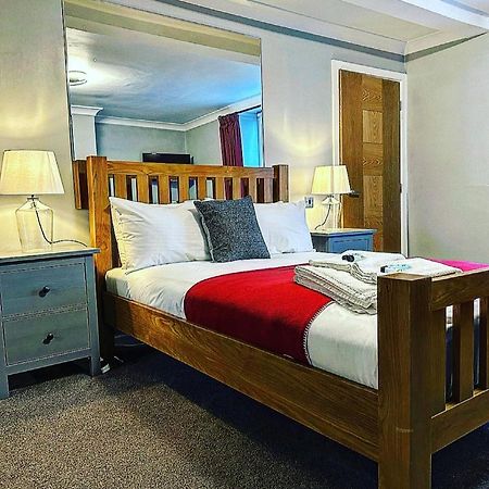 The Hinds Head Hotel Chorley  Extérieur photo