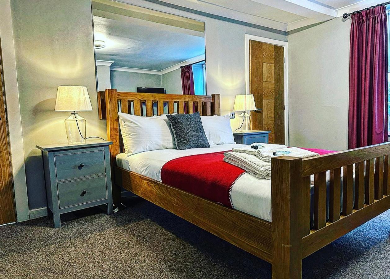 The Hinds Head Hotel Chorley  Extérieur photo