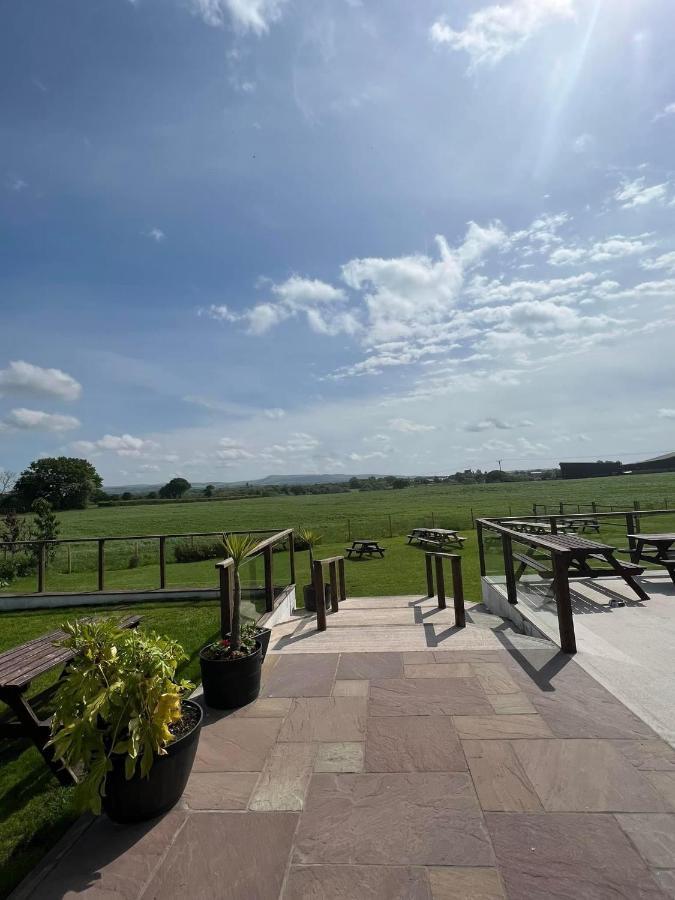 The Hinds Head Hotel Chorley  Extérieur photo